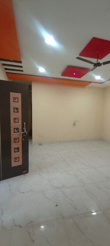 Room in 3 BHK Independent House at Bhatagaon – for Rent