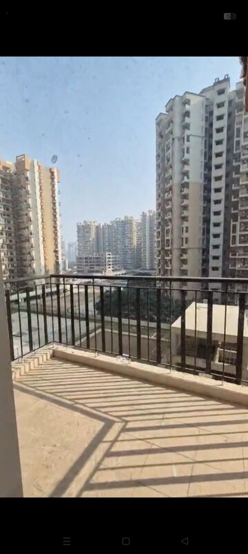 2.5 BHK Apartment – Exterior View View at Amrapali Golf Homes, Sector 4 Greater Noida - for Rent