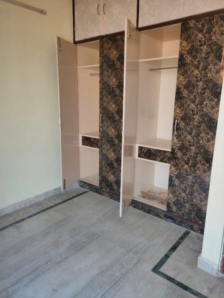 Bathroom, dwarka mor 3 Bedroom 810 Sq.Ft. Builder Floor In Dwarka Mor Delhi 9514176