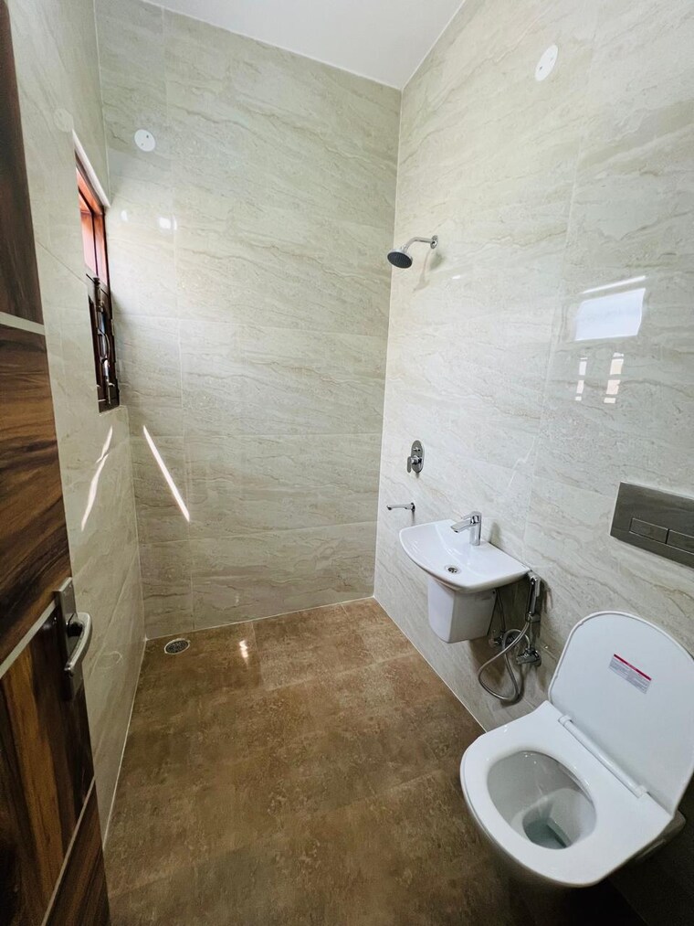 Bathroom, ghazipur 3 Bedroom 1640 Sq.Ft. Builder Floor In Ghazipur Zirakpur 9514202