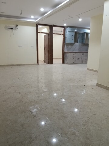 Building Lobby in 4 BHK Builder Floor at Shalimar Garden Extension I – for Sale