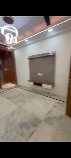 Room in 1 BHK Builder Floor at Vaishali Media Apartment, Vaishali Sector 5 – for Sale