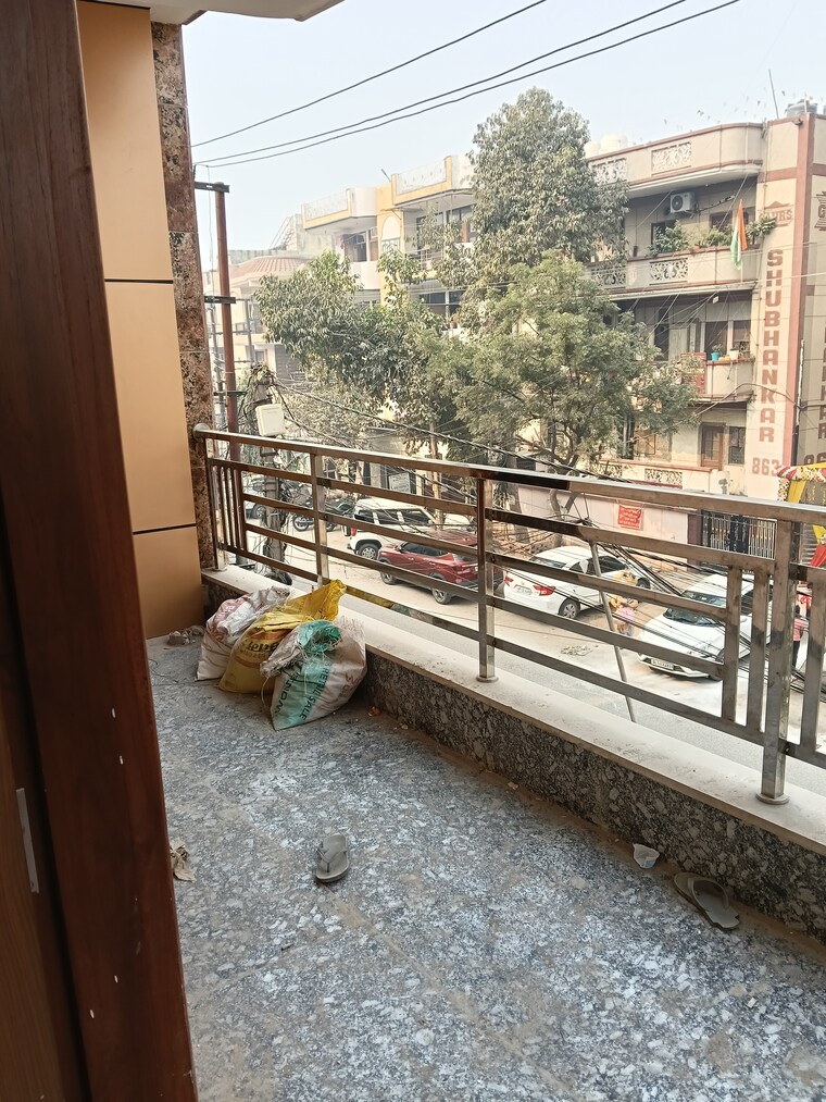 Balcony, shalimar garden extension i 3 Bedroom 110 Sq.Yd. Builder Floor In Shalimar Garden Extension I Ghaziabad 9514262