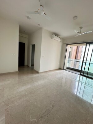 Room in 3 BHK Apartment at Piramal Mahalaxmi, Mahalaxmi – for Rent