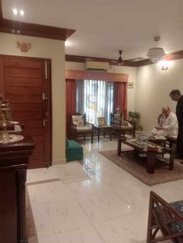 Living Room in 4 BHK Apartment at Sarita Vihar Pocket-J RWA, Sarita Vihar – for Rent