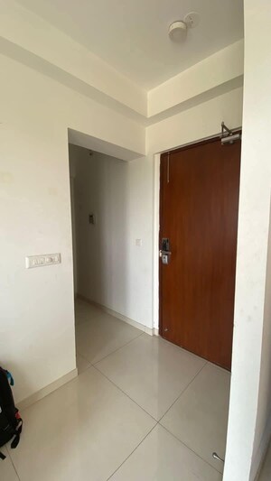 Room in 1 BHK Apartment at Amanora Adreno Towers, Hadapsar – for Rent
