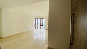 Room in 3 BHK Apartment at Lodha The Park, Worli – for Rent