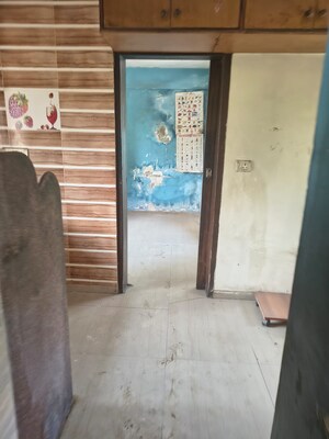 Room in 1 BHK Apartment at Pooja Shivam, Kurla – for Rent