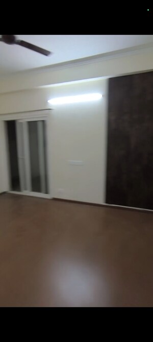 Room in 3 BHK Apartment at Amrapali Terrace Homes, Tech Zone 4 Greater Noida – for Rent