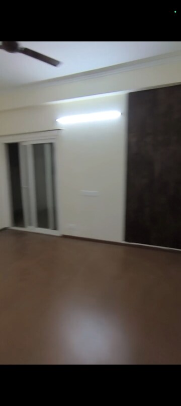 Room in 3 BHK Apartment at Amrapali Terrace Homes, Tech Zone 4 Greater Noida – for Rent