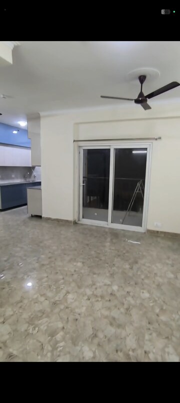 Room in 3 BHK Apartment at Amrapali Terrace Homes, Tech Zone 4 Greater Noida – for Rent