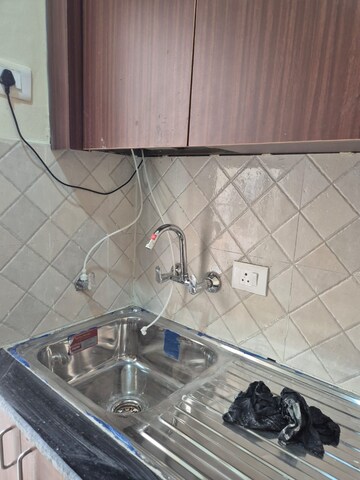 Bathroom in 3.5 BHK Apartment at Amrapali Terrace Homes, Tech Zone 4 Greater Noida – for Rent