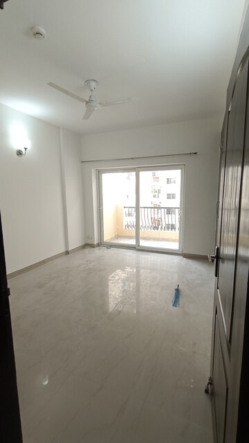 Room in 3 BHK Apartment at Nimbus The Hyde park, Sector 78 – for Rent