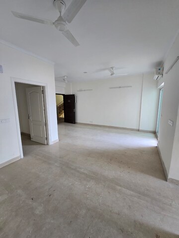 Room in 2.5 BHK Apartment at Shree Vardhman Victoria, Sector 70 – for Rent