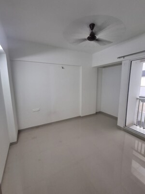 Room in 2 BHK Apartment at Mihan – for Rent