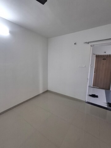 Room in 2 BHK Apartment at Mihan – for Rent