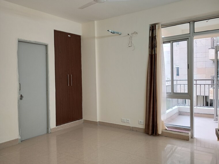 Room, sector 19 dwarka 3 Bedroom 1850 Sq.Ft. Apartment In Sector 19 Dwarka Delhi 9514375