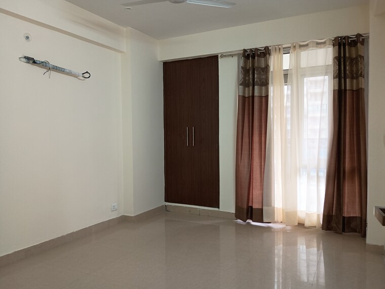 Room, sector 19 dwarka 3 Bedroom 1850 Sq.Ft. Apartment In Sector 19 Dwarka Delhi 9514375