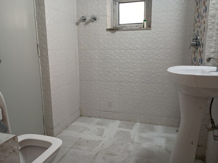 Bathroom, sector 19 dwarka 3 Bedroom 1850 Sq.Ft. Apartment In Sector 19 Dwarka Delhi 9514375