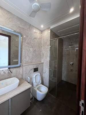 Bathroom in 3.5 BHK Builder Floor at Vipul Square, Sector 27 – for Rent