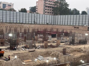  Shop For Sale in Vibhuti Khand