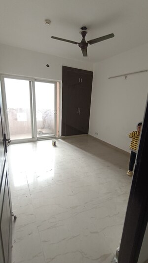 Room in 3 BHK Apartment at Nimbus The Hyde park, Sector 78 – for Rent