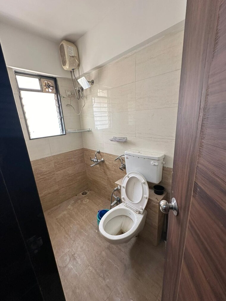 Bathroom, andheri east 2 Bedroom 700 Sq.Ft. Apartment In Andheri East Mumbai 9514445