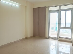 Room in 3 BHK Apartment at Sector 19 Dwarka – for Rent