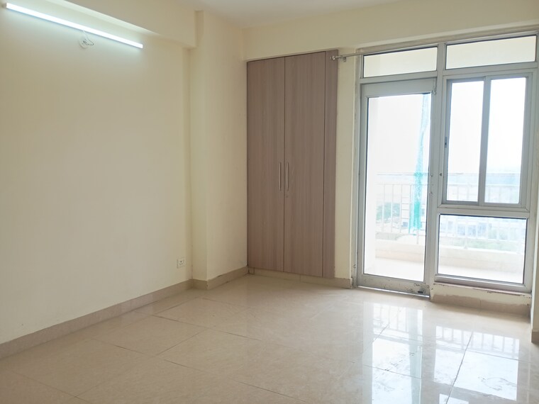 Room, sector 19 dwarka 3 Bedroom 1850 Sq.Ft. Apartment In Sector 19 Dwarka Delhi 9514441