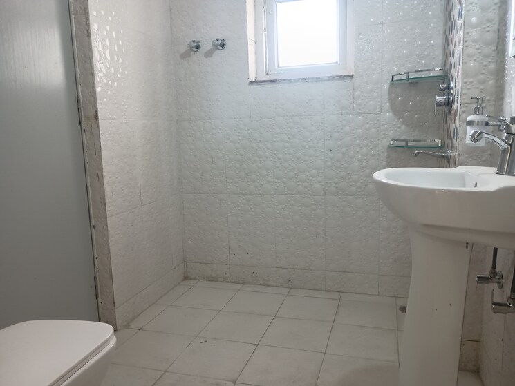 Bathroom, sector 19 dwarka 3 Bedroom 1850 Sq.Ft. Apartment In Sector 19 Dwarka Delhi 9514441