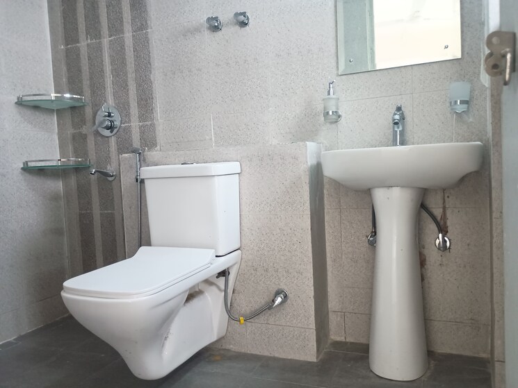 Bathroom, sector 19 dwarka 3 Bedroom 1850 Sq.Ft. Apartment In Sector 19 Dwarka Delhi 9514441