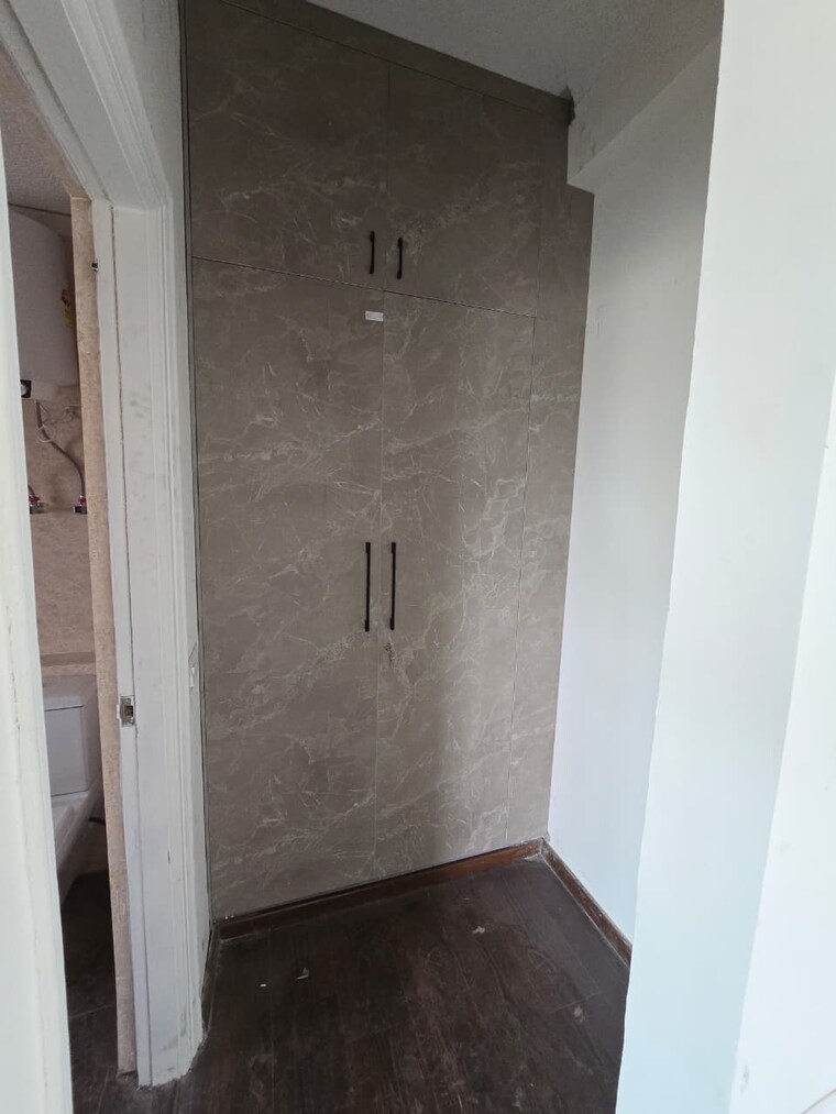 Bathroom, shree-vardhman-victoria 2.5 Bedroom 1350 Sq.Ft. Apartment In Sector 70 Gurgaon 9514447