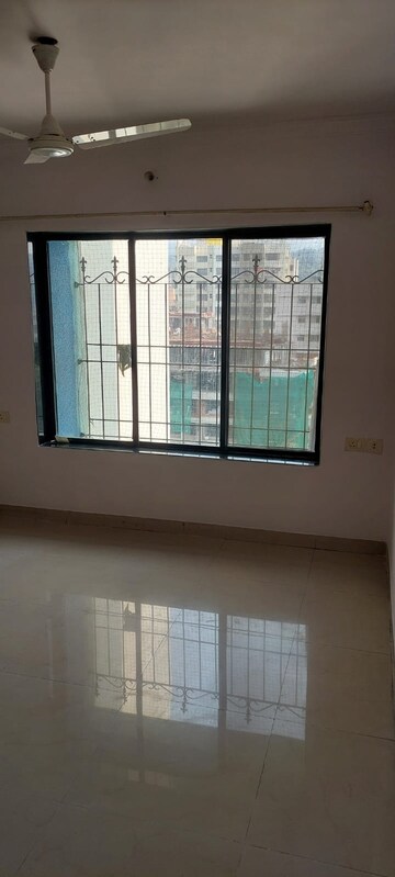 Room in 2.5 BHK Apartment at Thakur Village, Kandivali East – for Sale
