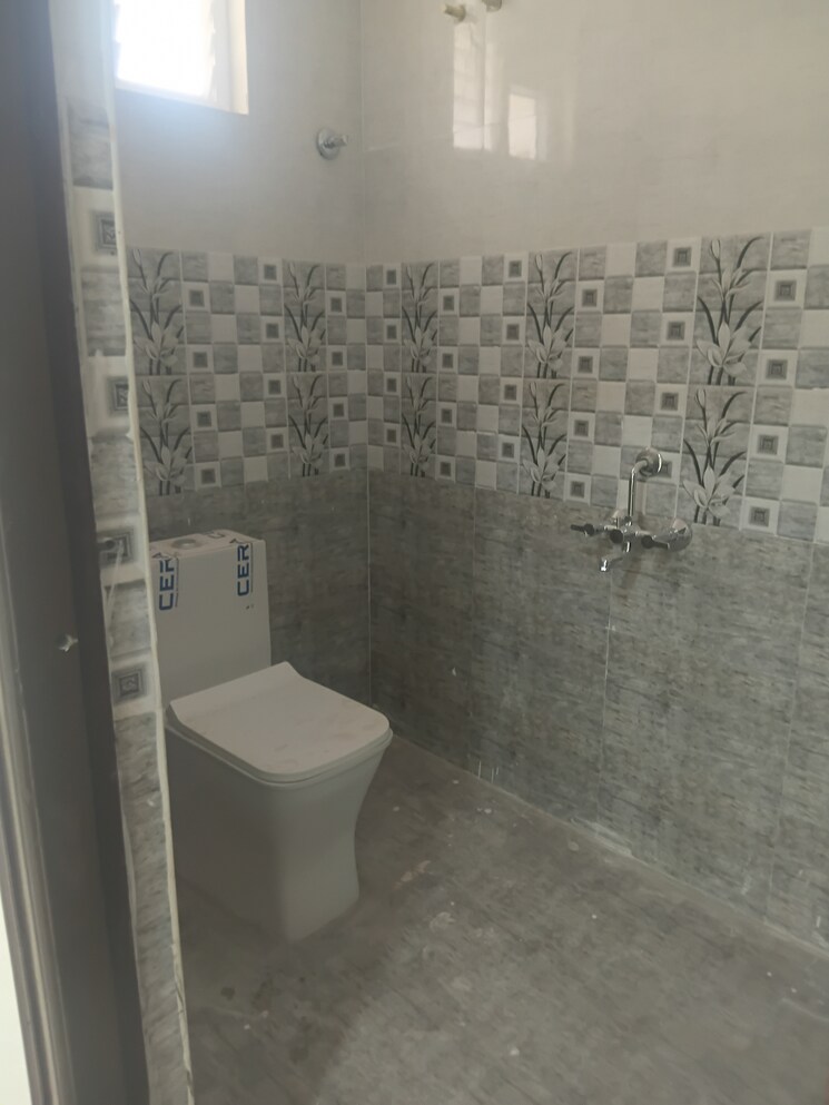 Bathroom, neknampur 3 Bedroom 2000 Sq.Ft. Apartment In Neknampur Hyderabad 9514465