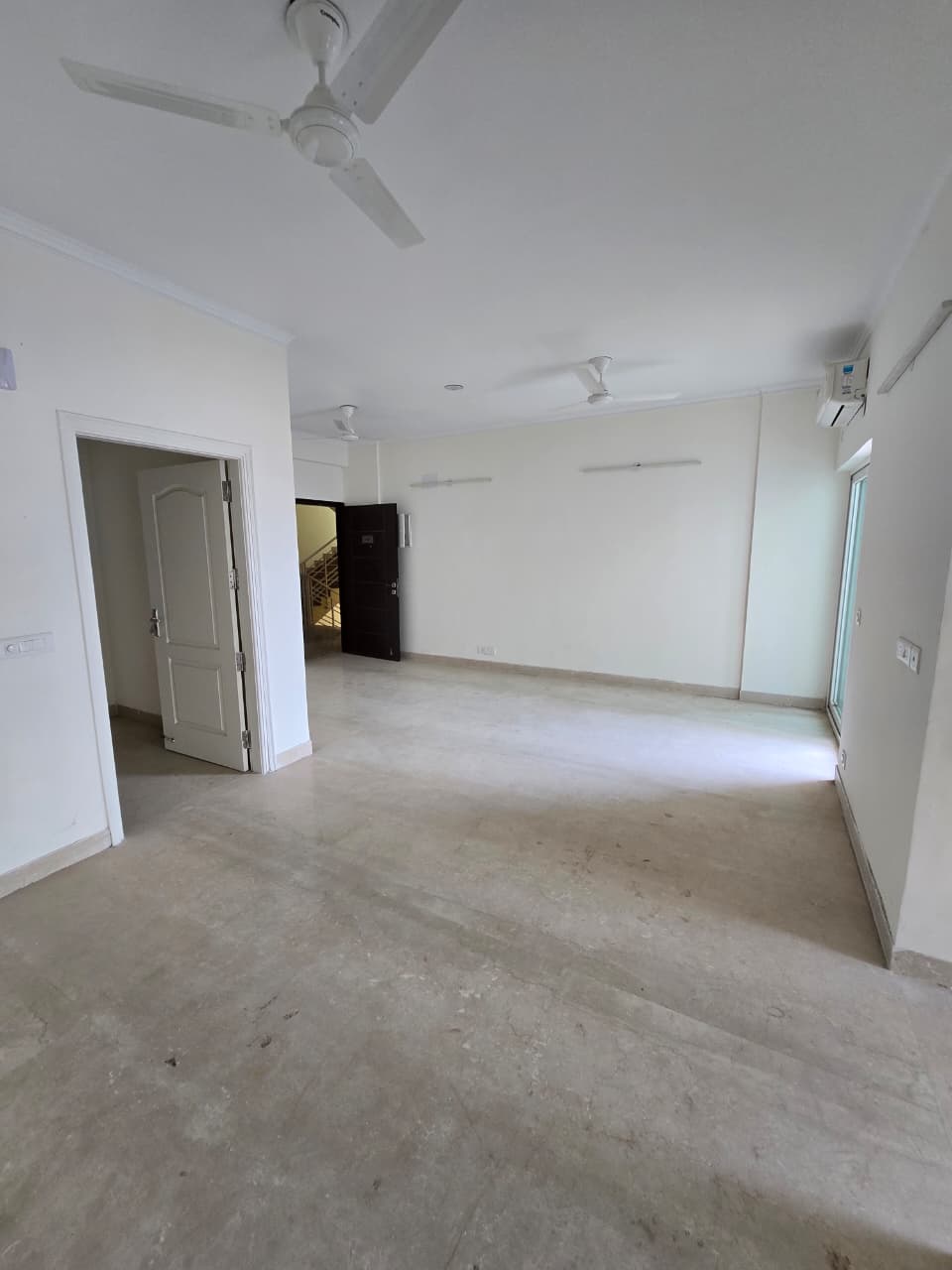 2.5 BHK + Study Room Apartment For Rent in Shree Vardhman Victoria