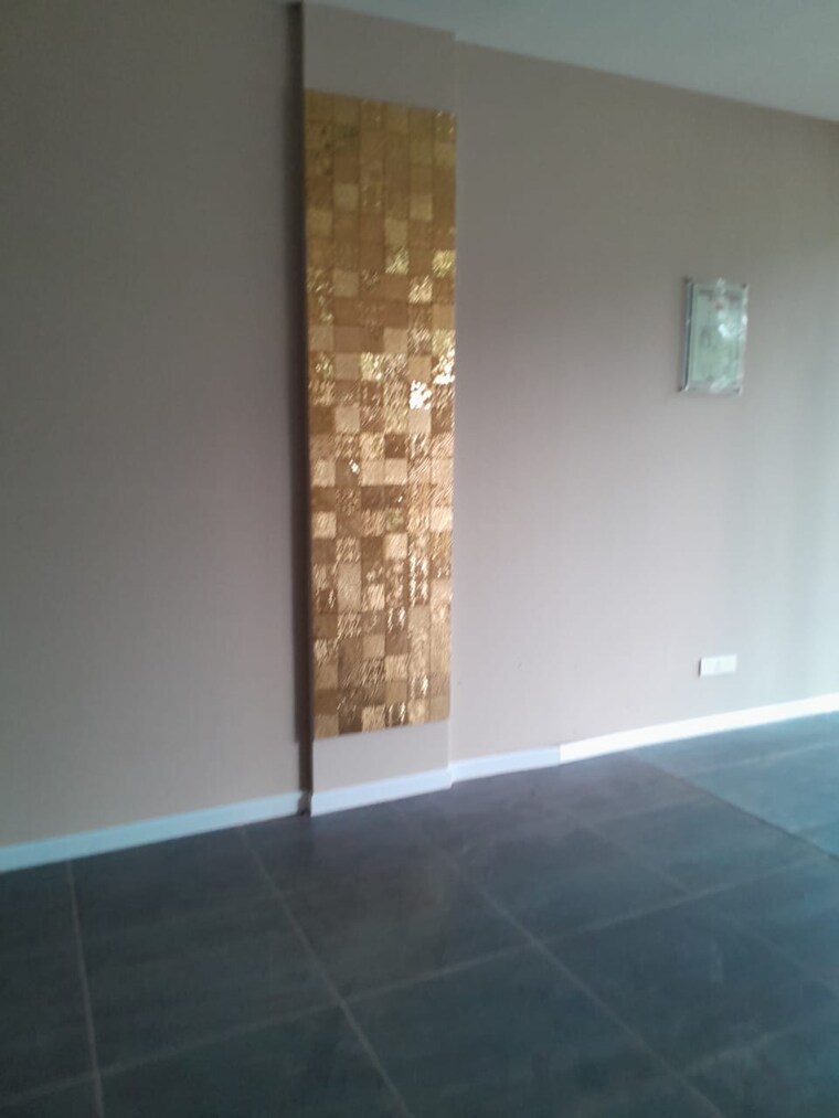 Room, atul-blue-empire Commercial Shop 5951 Sq.Ft. In Kandivali West Mumbai 9514477