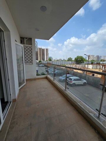 Balcony in 2.5 BHK Apartment at Shree Vardhman Victoria, Sector 70 – for Rent