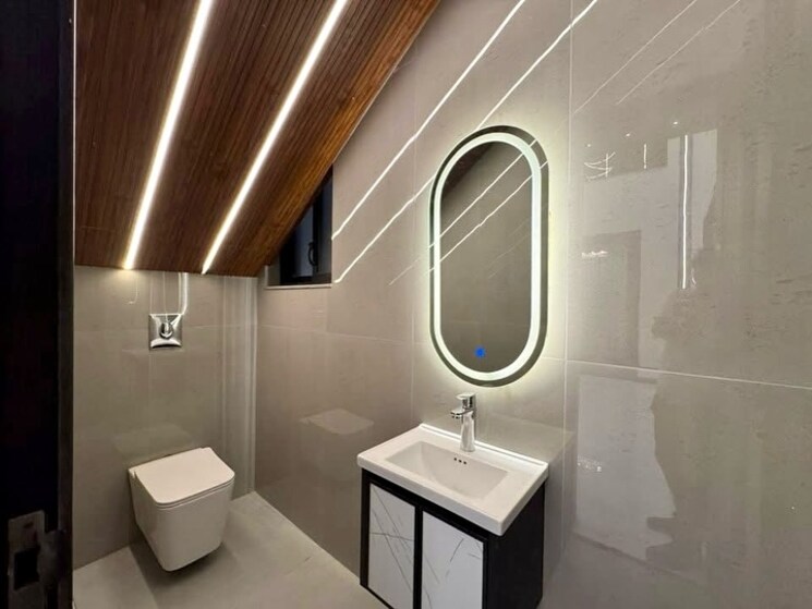 Bathroom, civil lines 6+ Bedroom 950 Sq.Yd. Villa In Civil Lines Delhi 9514490