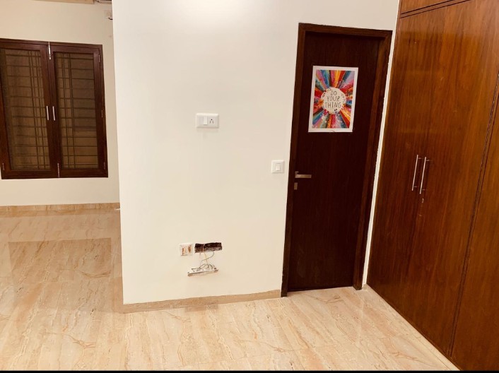 3 BHK + Servant Room Builder Floor For Rent in Alaknanda