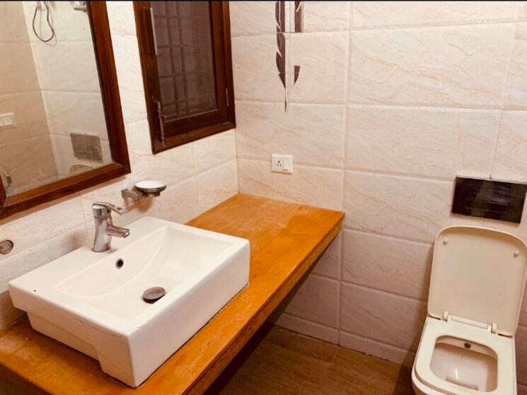 Bathroom, alaknanda 3 Bedroom 1800 Sq.Ft. Builder Floor In Alaknanda Delhi 9514517