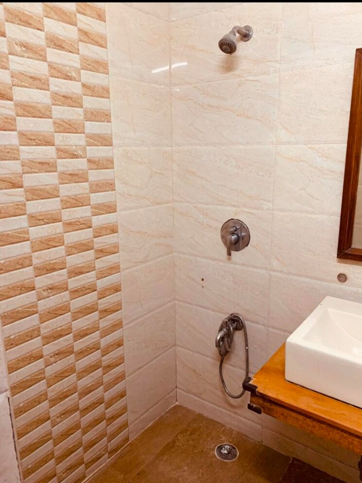Bathroom, alaknanda 3 Bedroom 1800 Sq.Ft. Builder Floor In Alaknanda Delhi 9514517