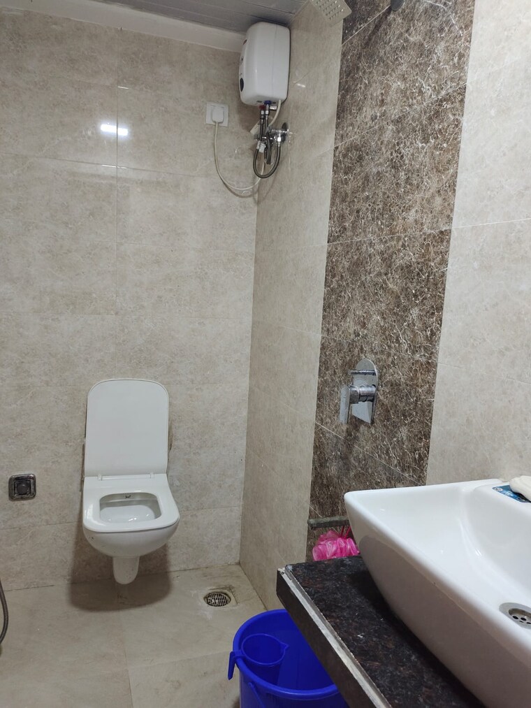 Bathroom, goregaon west Pg For Boys & Girls In Goregaon West 9514527