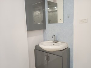 Bathroom in 1 BHK Apartment at Sector 14 Dwarka – for Rent