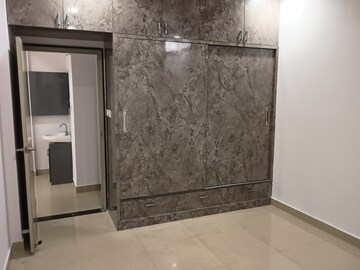 Room in 1 BHK Apartment at Sector 14 Dwarka – for Rent