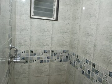 Bathroom in 1 BHK Apartment at Sector 14 Dwarka – for Rent