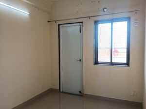 Room in 1 BHK Apartment at Sector 14 Dwarka – for Rent