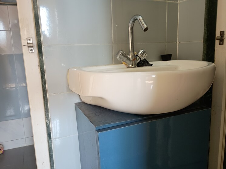 Bathroom, sector 14 dwarka 1 Bedroom 525 Sq.Ft. Apartment In Sector 14 Dwarka Delhi 9514560