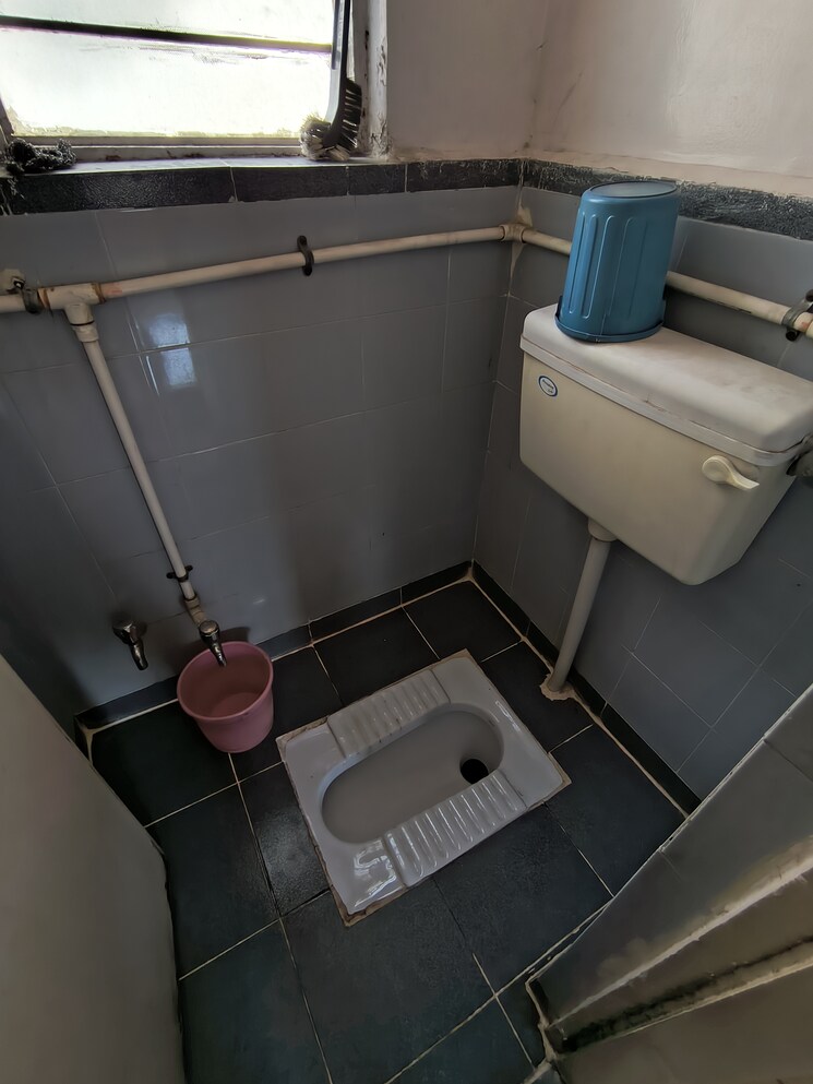 Bathroom, dsk-varun-pawan-chs-ltd 2 Bedroom 900 Sq.Ft. Apartment In Sinhagad Road Pune 9514575