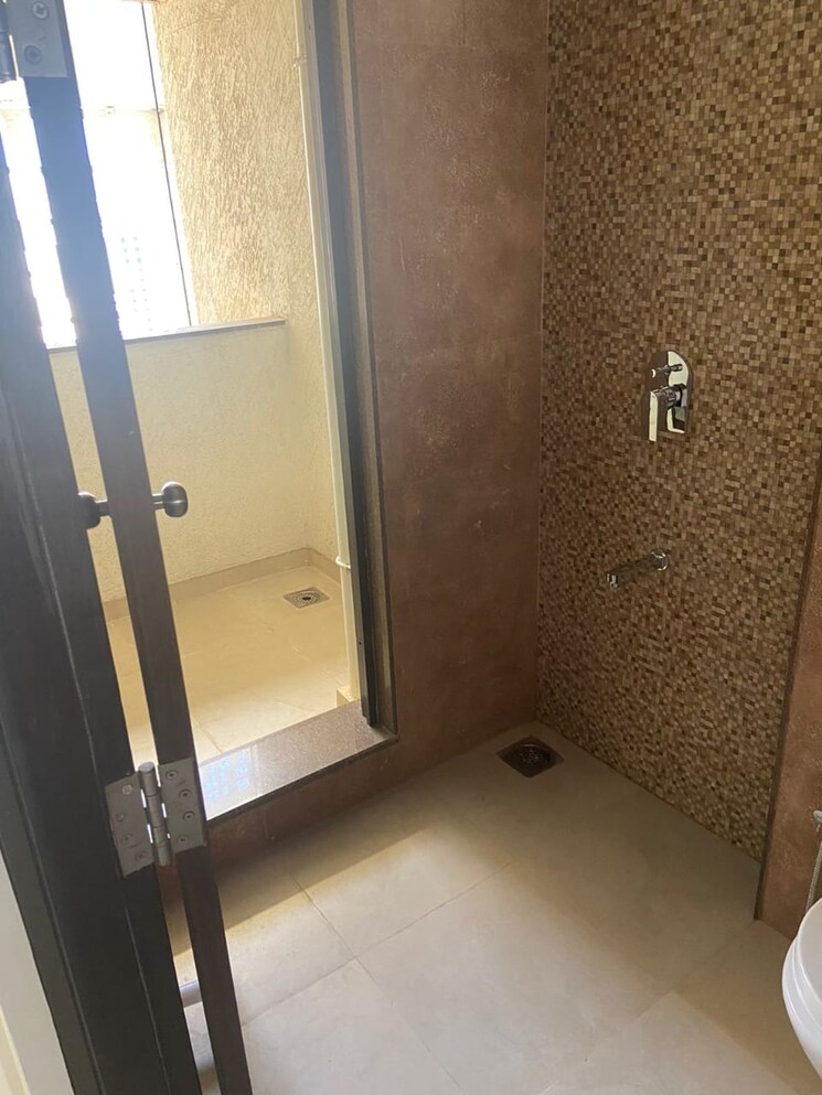 Bathroom, lodha-casa-maxima 1.5 Bedroom 605 Sq.Ft. Apartment In Mira Road Thane 9514585