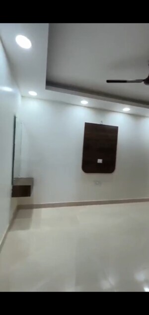 Furnished Amenities in 4 BHK Builder Floor at Dwarka Mor – for Sale